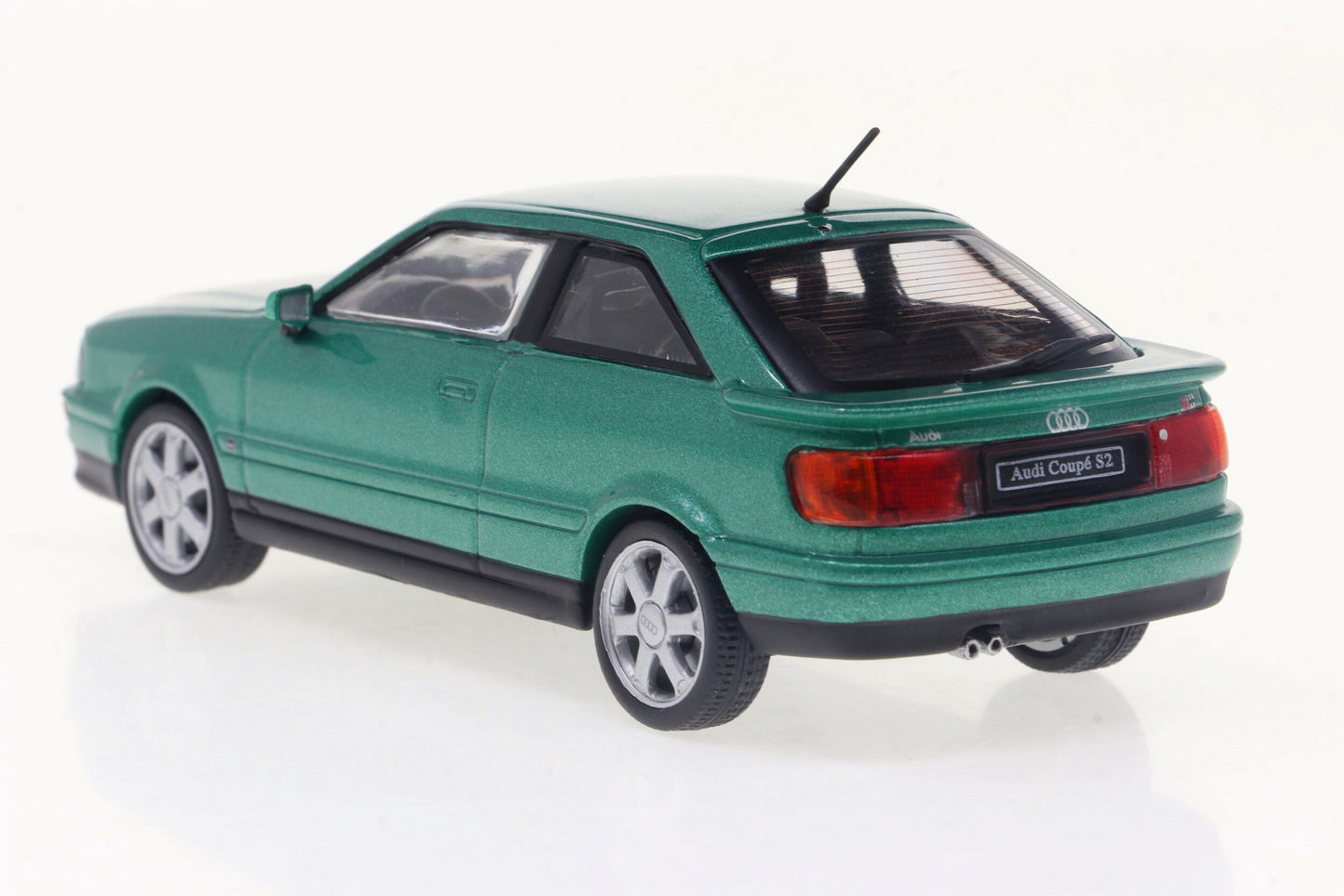 * Precomanda Macheta auto Audi Coupé S2 – Cricketgrün – 1994 1:43 Solido