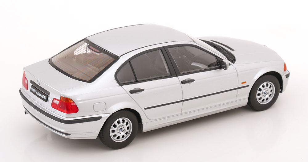 Macheta auto BMW Seria 3 E46 1999 argintiu 1:18 KK-Scale