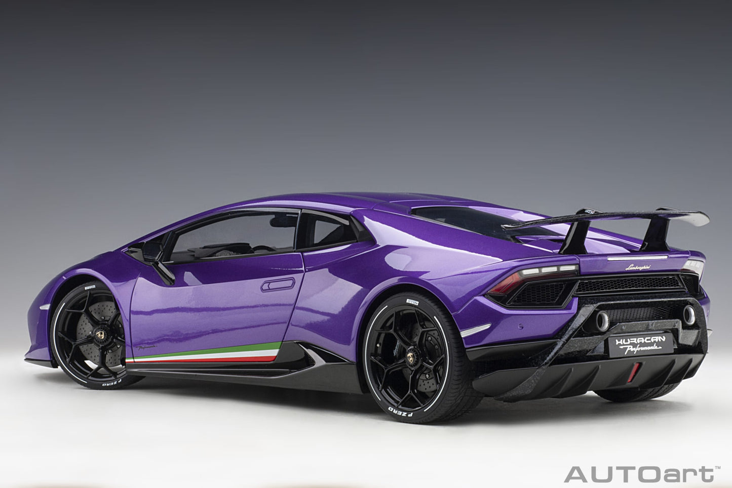 Macheta auto Lamborghini Huracan Performante (2017) 1:12 AutoArt