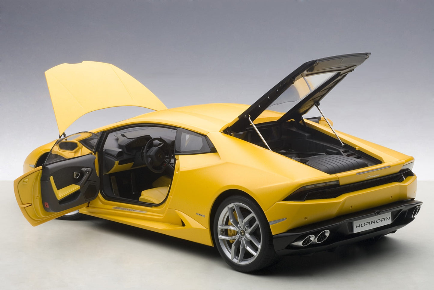 Lamborghini Huracan LP610-4 (2014) 1:12 AutoArt model car