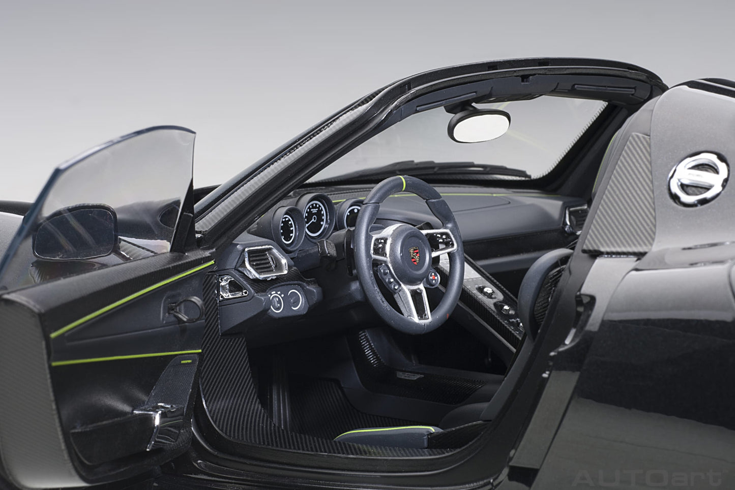 Macheta auto Porsche 918 Spyder Weissach Package (2013) 1:12 AutoArt
