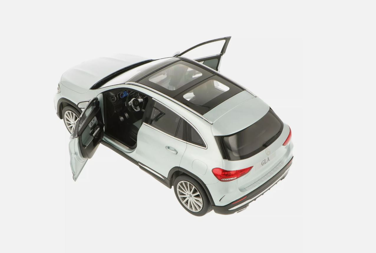 Macheta auto Mercedes-Benz GLA class (H247) 2020 1:18 NZG
