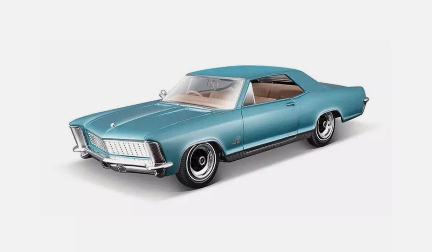 Macheta auto Buick Riviera 1968 scara 1:24 Maisto, model metalic albastru