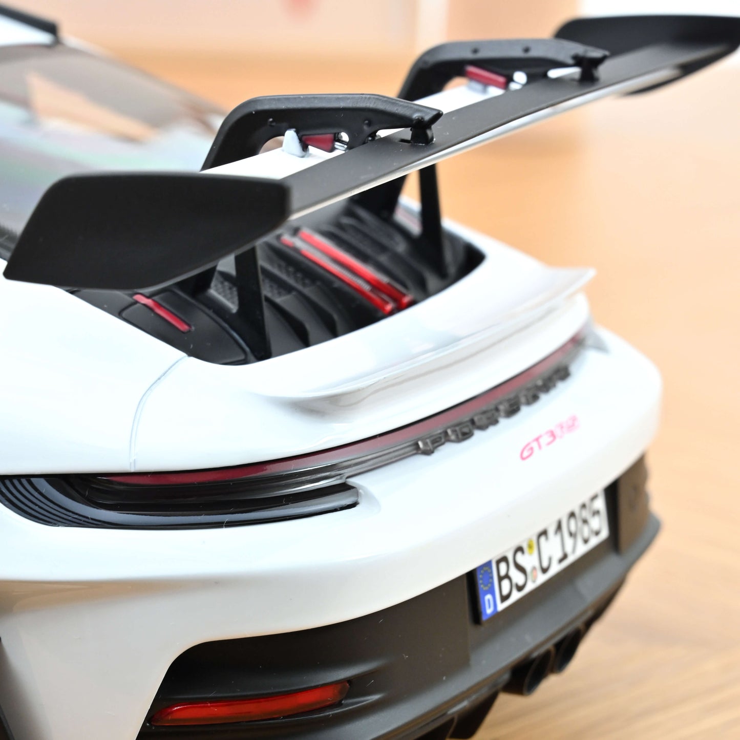 Macheta auto Porsche 911 GT3 RS 2022 1:12 Norev