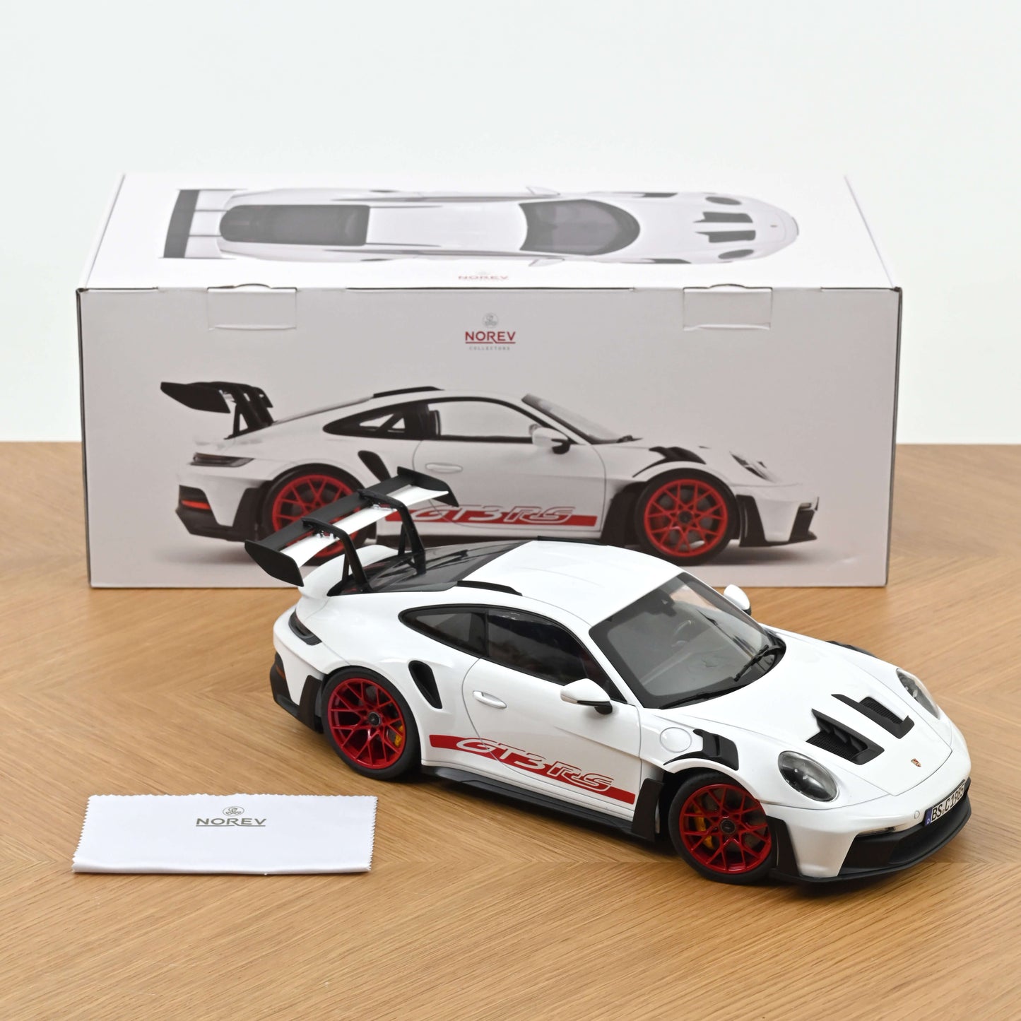 Macheta auto Porsche 911 GT3 RS 2022 1:12 Norev