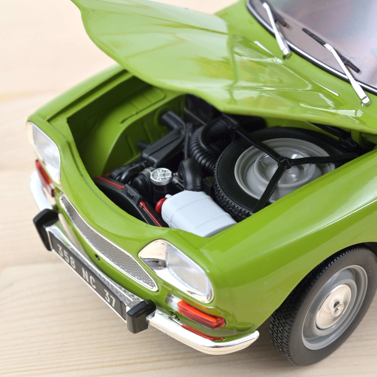 Macheta auto Citroen Ami 8 Club (1969) 1:18 Norev