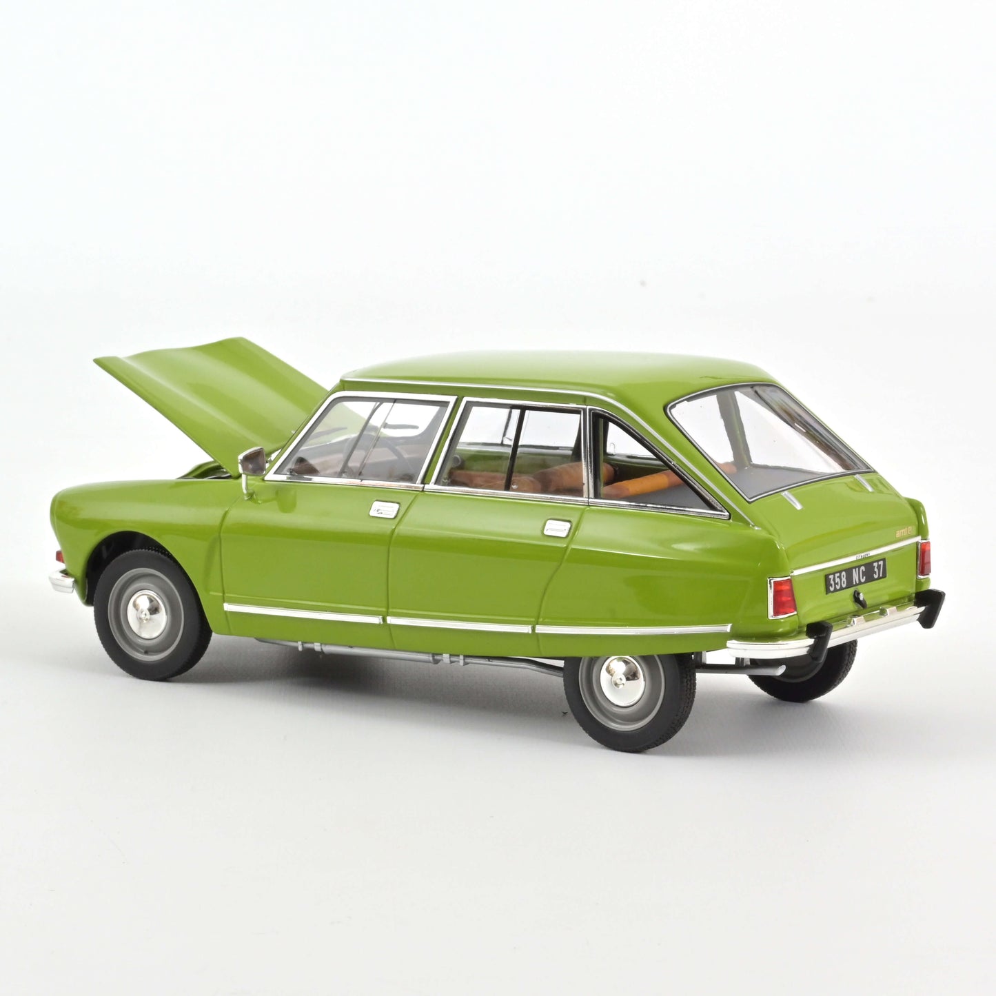 Macheta auto Citroen Ami 8 Club (1969) 1:18 Norev