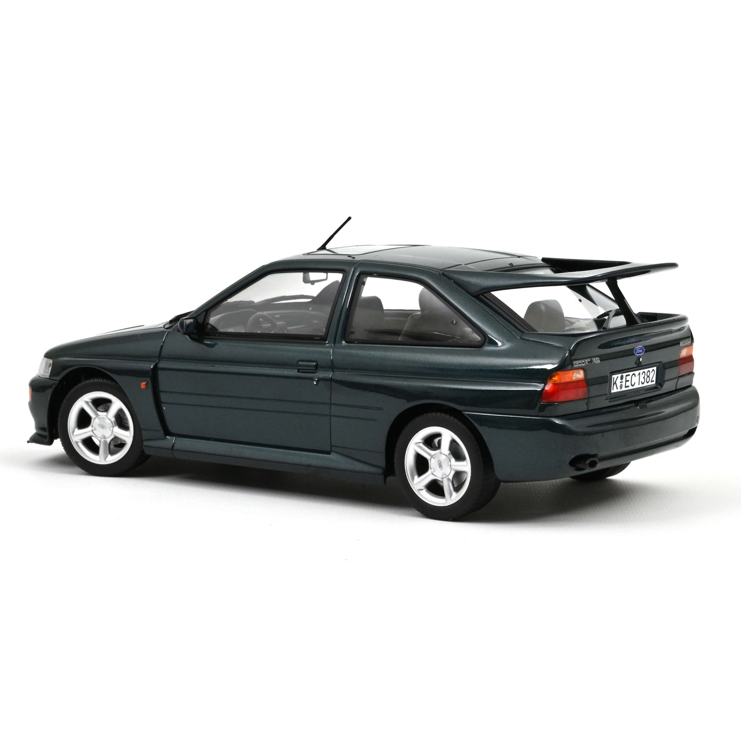 *Precomanda Macheta auto Ford Escort Cosworth 1992 Mallard Green Metallic 1:18 Norev