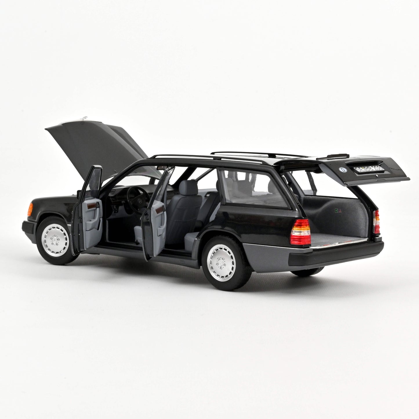 Macheta auto Mercedes-Benz 300 D T-Modell 1990 Blueblack metallic 1:18 Norev