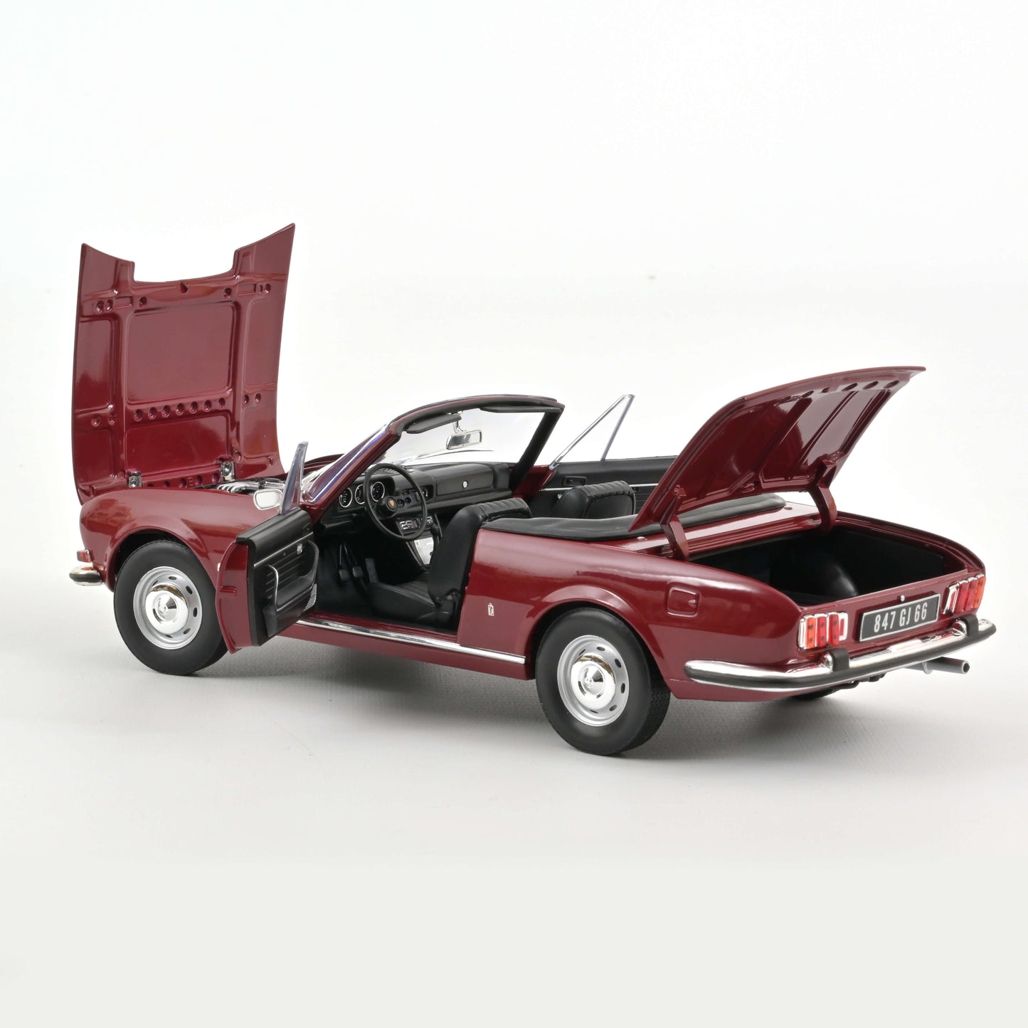 Macheta auto Peugeot 504 Cabriolet (1969) 1:18 Norev