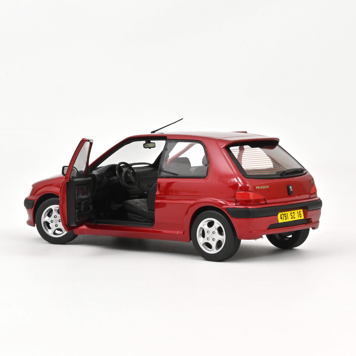 Macheta auto Peugeot 106 S16 1998 Diablo Red 1:18 Norev