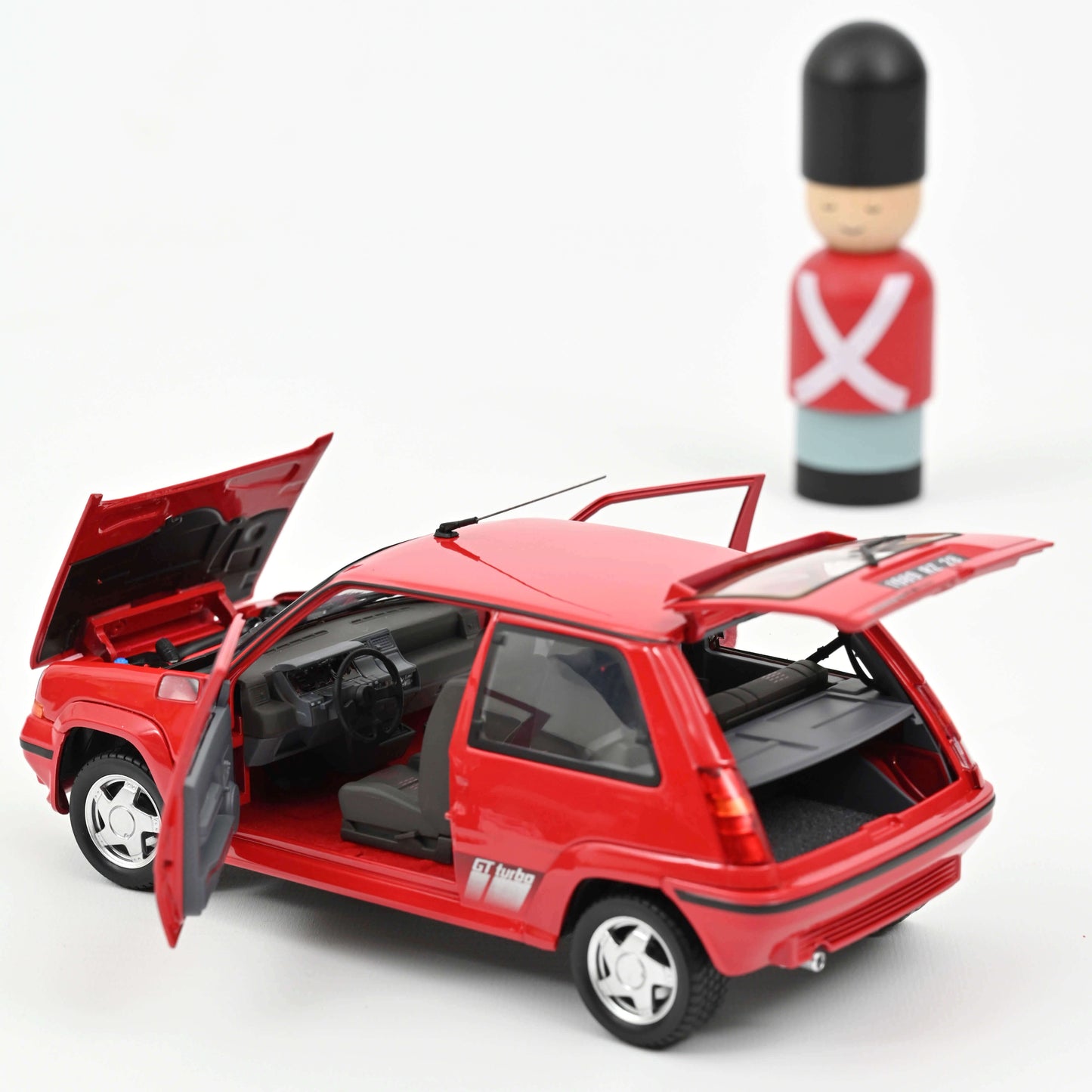 Macheta auto Renault Supercinq GT Turbo 1989 1:18 Norev