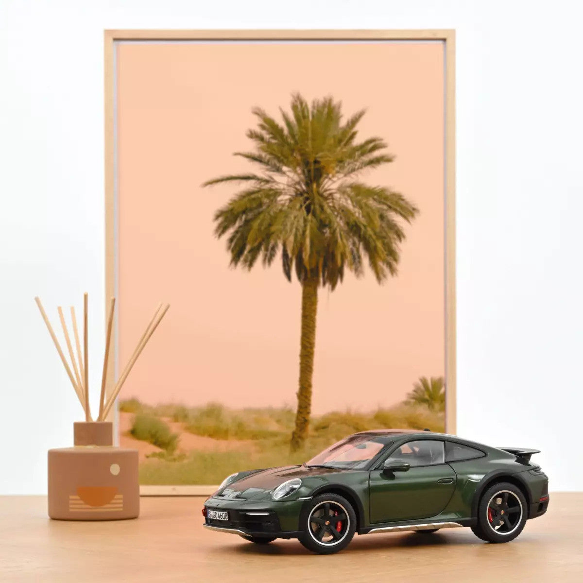 Macheta auto Porsche 911 Dakar 2023 1:18 Norev