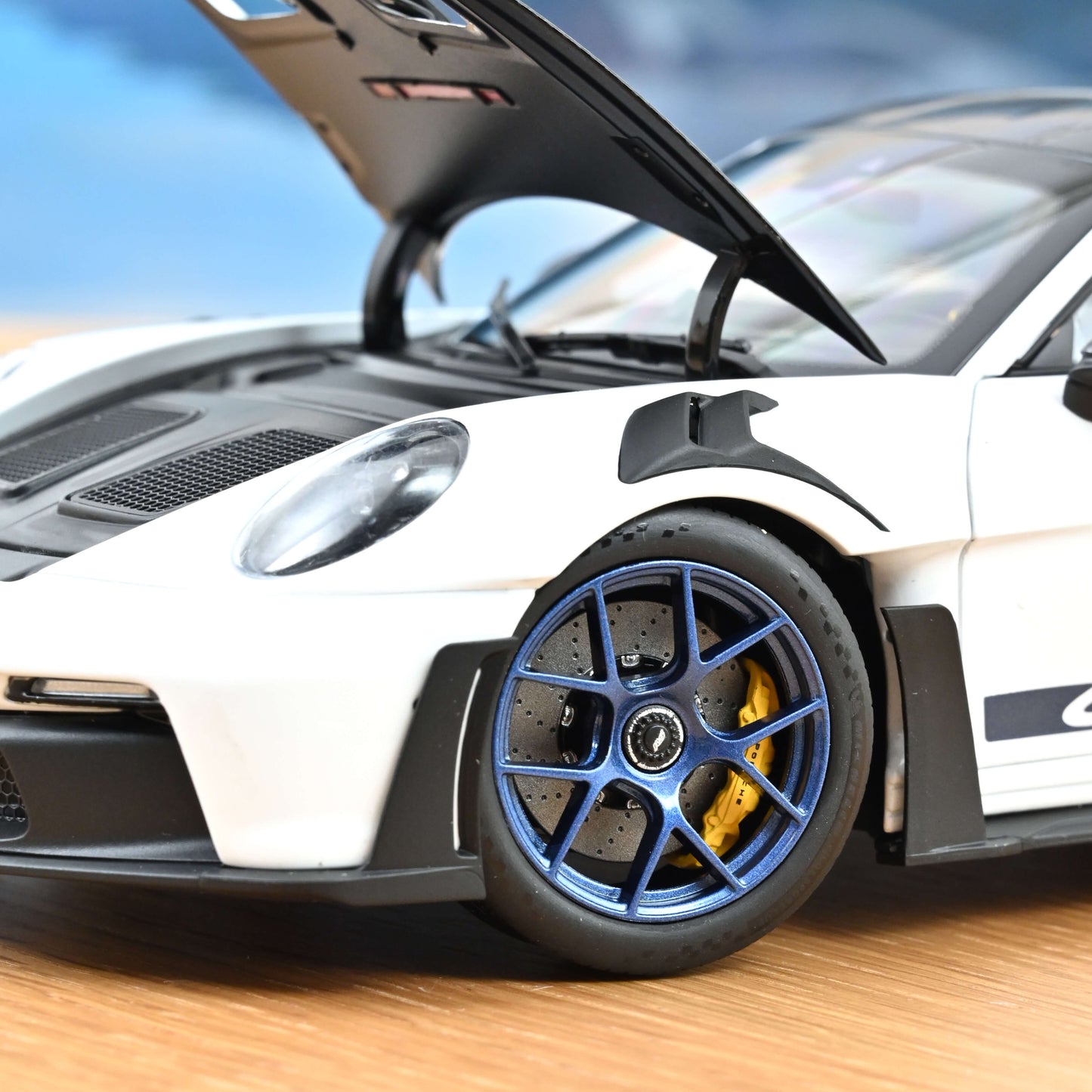 Macheta auto Porsche 911 GT3 RS (2022) 1:18 Norev