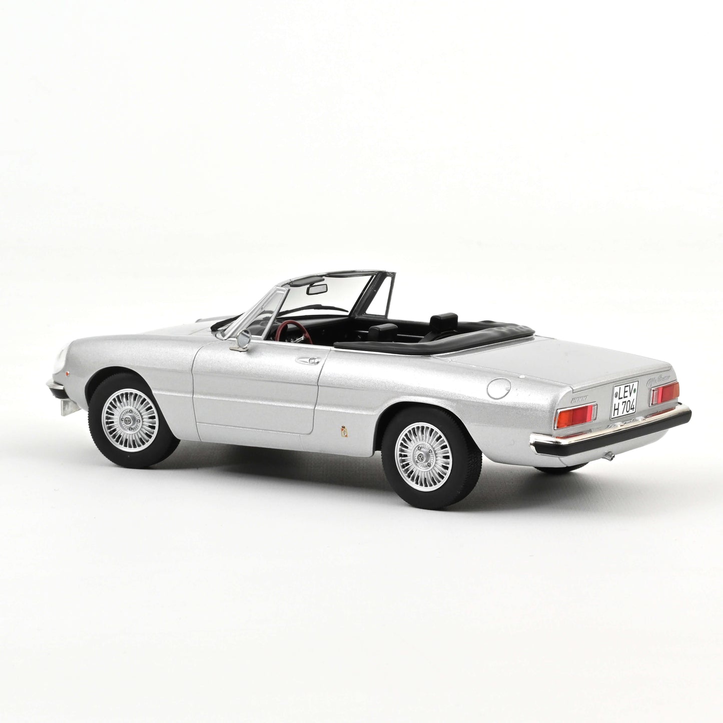 *Pre-order Alfa Romeo 2000 Spider, Silver Grey Metallic, 1973 1:18 Norev model car