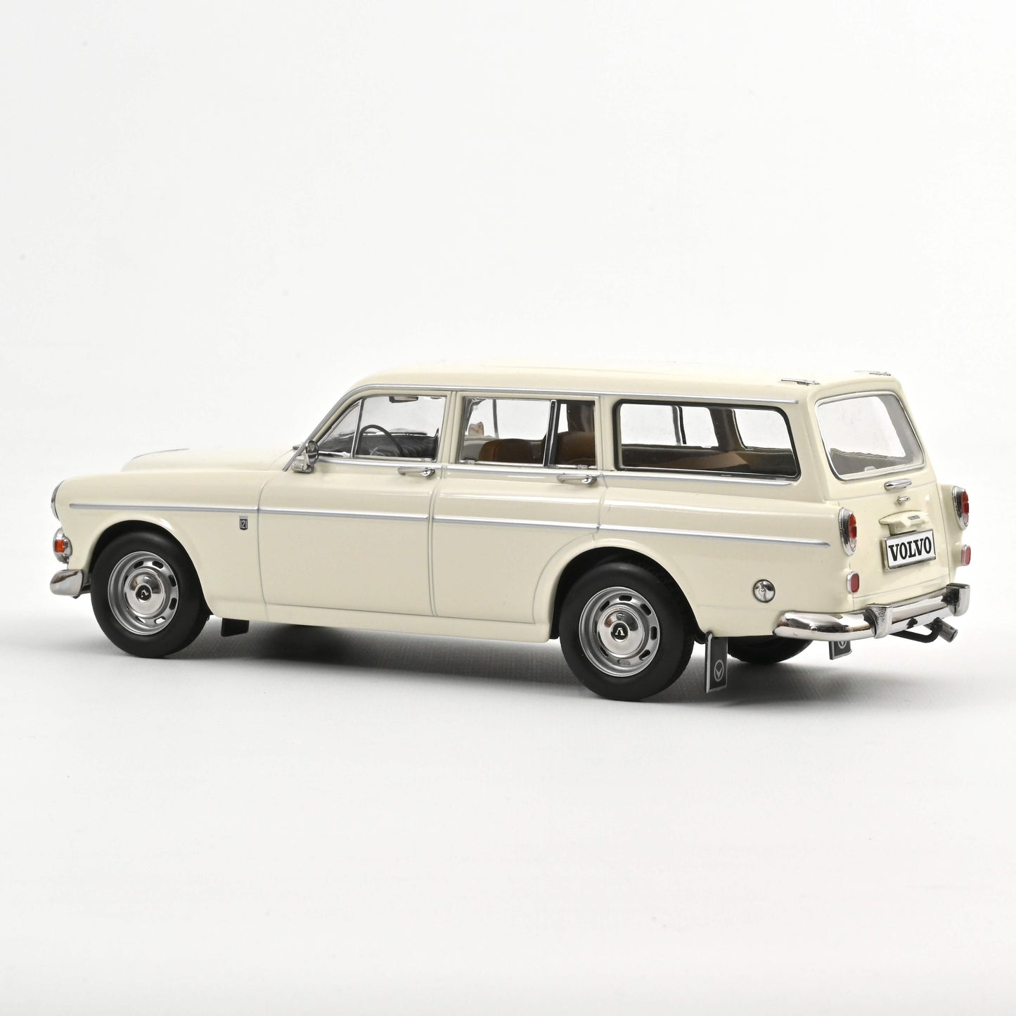 *Precomanda Macheta auto Volvo Amazon Break 1968 Pearl White 1:18 Norev