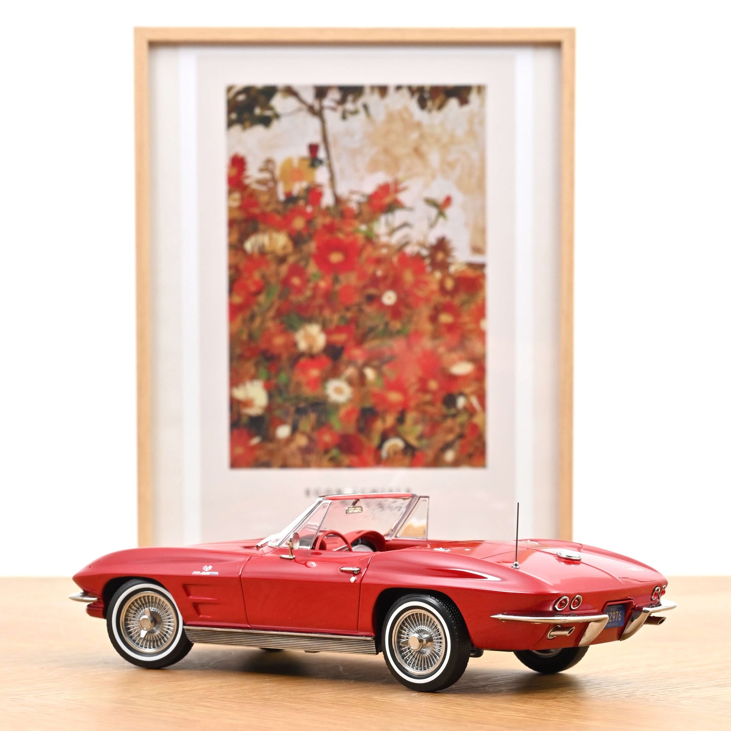 Macheta auto Chevrolet Corvette Sting Ray Cabriolet 1963 Riverside Red 1:18 Norev