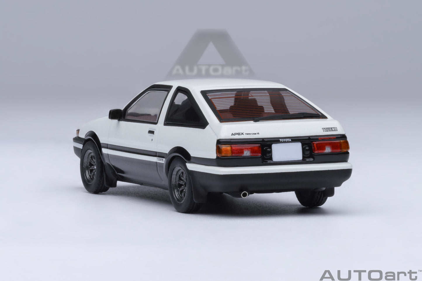 Macheta auto Toyota Sprinter Trueno (AE86) “Initial D” 1:64 AutoArt