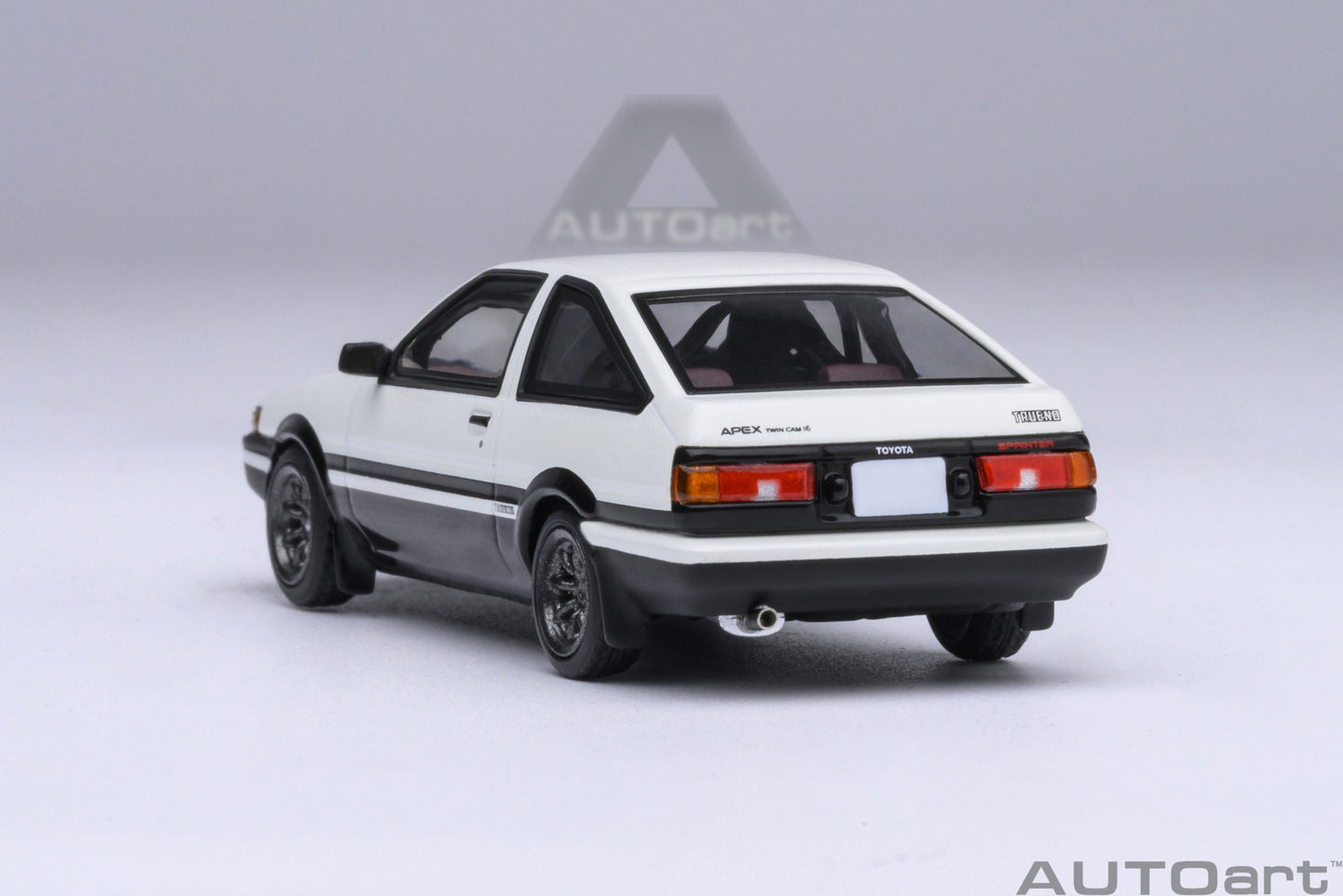 Macheta auto Toyota Sprinter Trueno (AE86) “Project D” Final Version 1:64 AutoArt