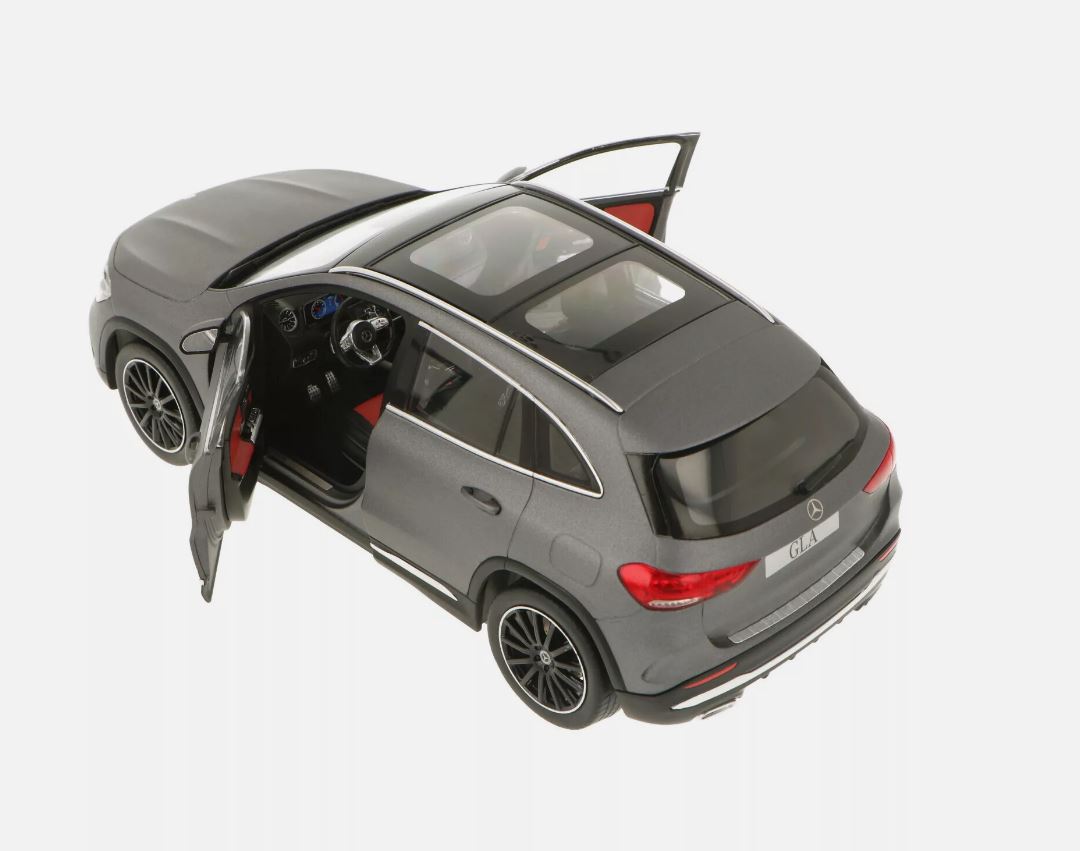 Mercedes-Benz GLA class (H247) 2020 model car 1:18 NZG