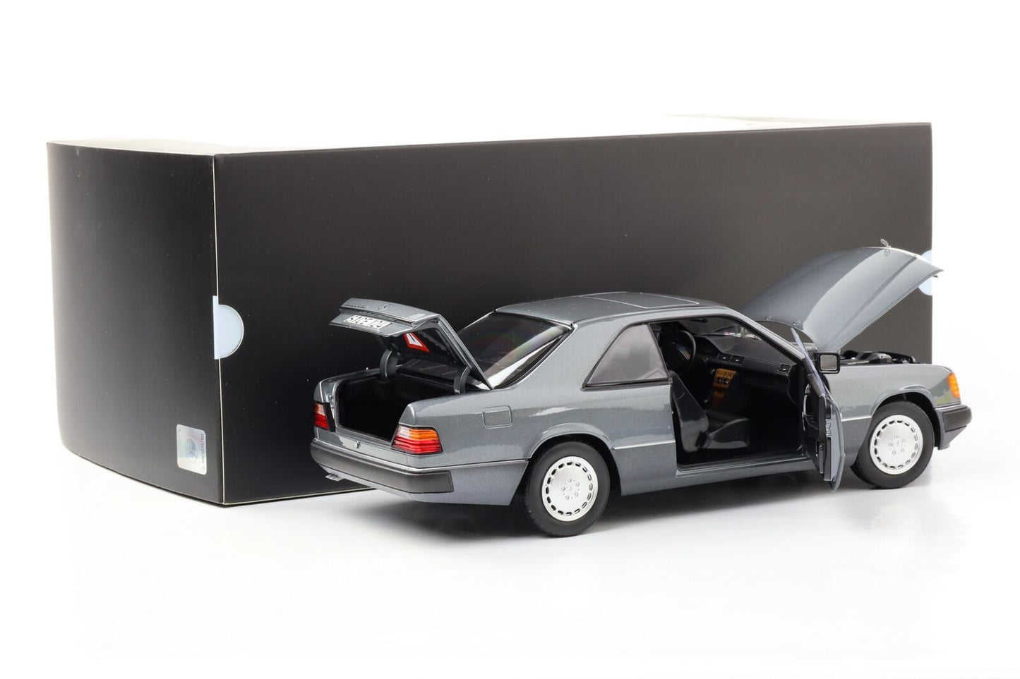 Macheta auto Mercedes 300 CE-24 Coupe (C124) (1988) 1:18 Norev Dealer Edition