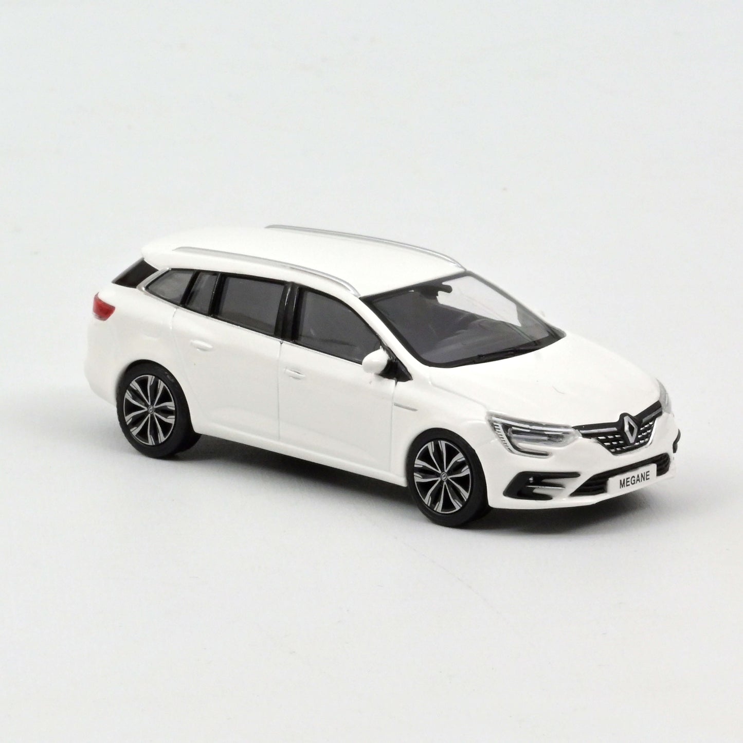 Macheta auto Renault Megane Sport Tourer 2020 White 1:43 Norev