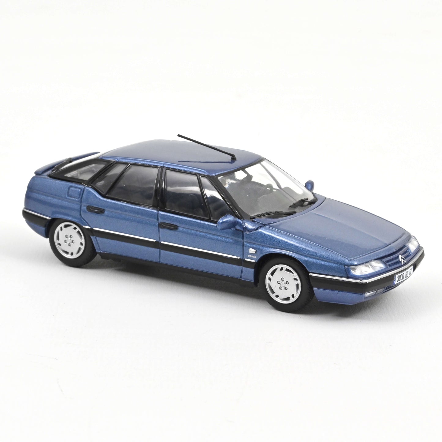 Macheta auto Citroen XM 1995 Buckingham Blue 1:43 Norev
