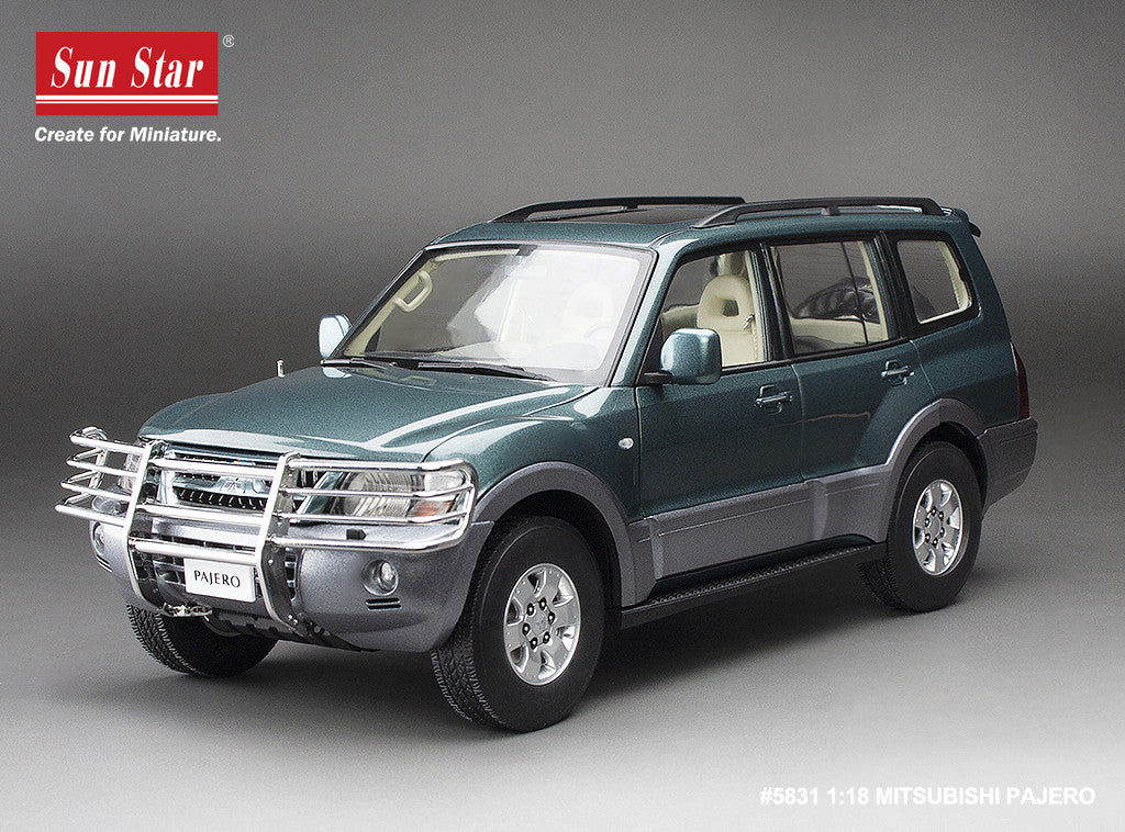 Macheta auto Mitsubishi Pajero V73 1:18 SunStar