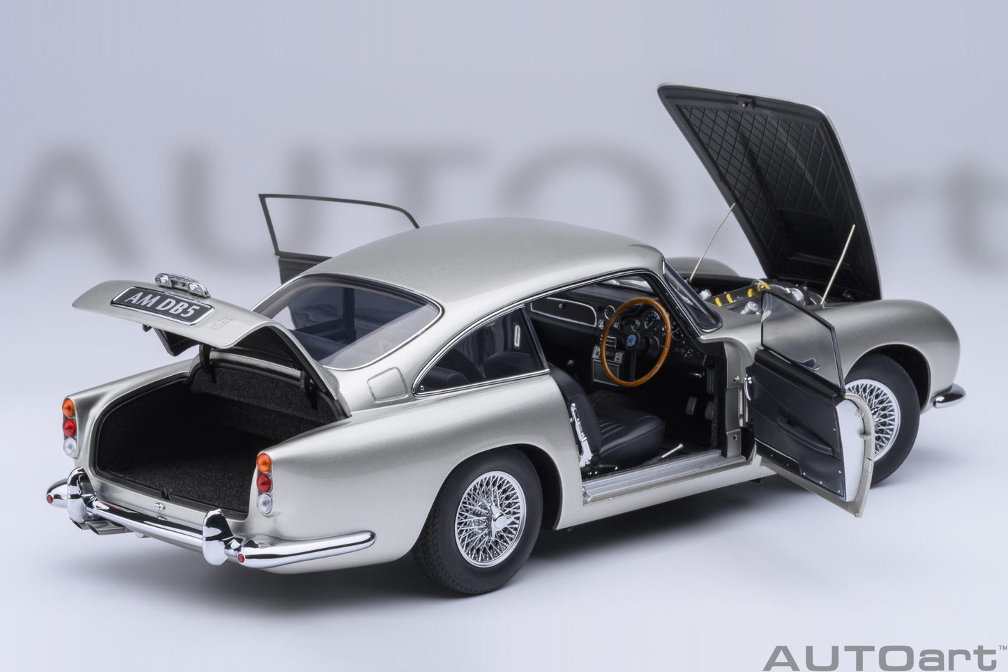 Aston Martin DB5 1973 model car 1:18 AutoArt