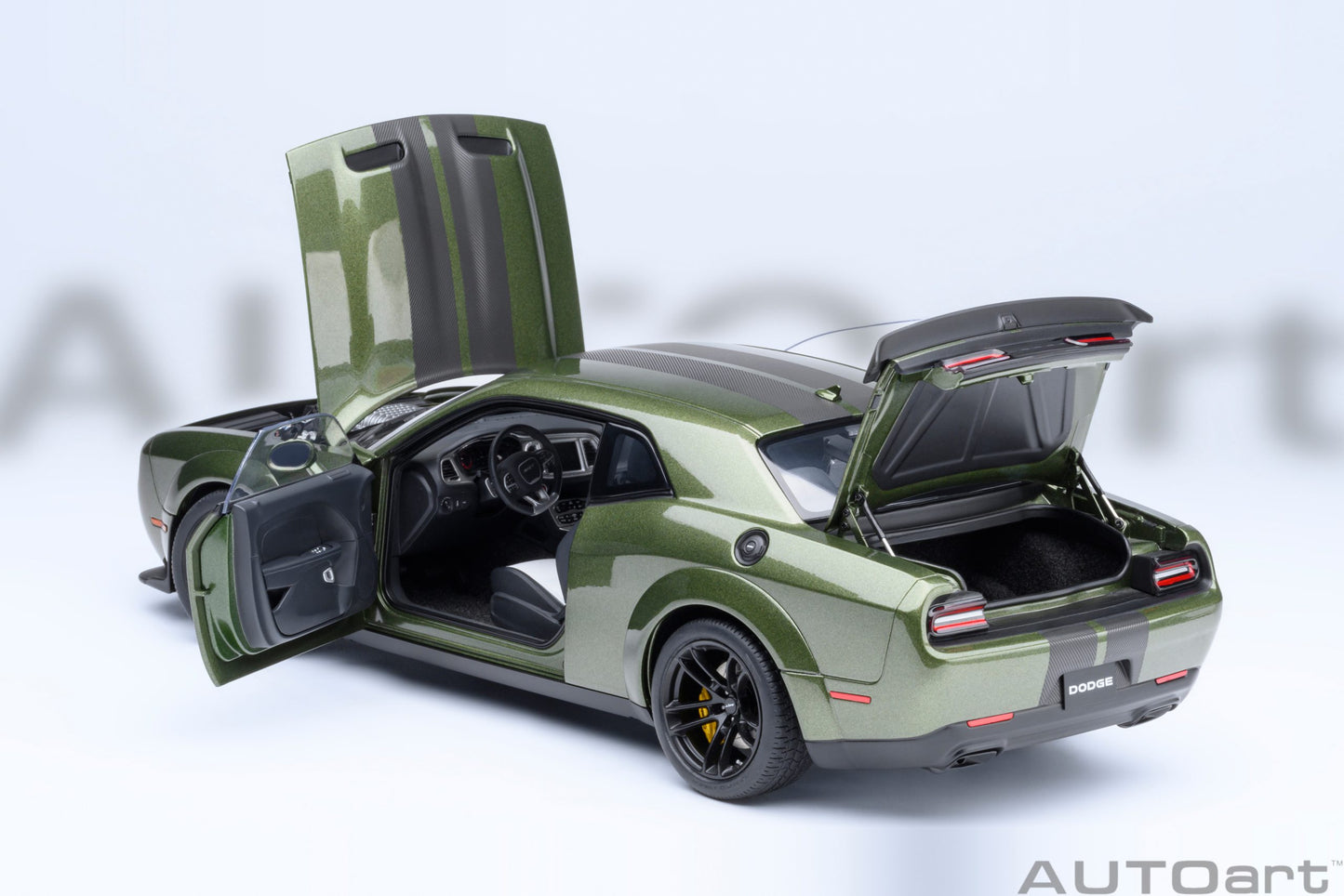*Precomanda Macheta auto Dodge Challenger SRT Jailbreak 2022 (F8 Green) 1:18 AutoArt
