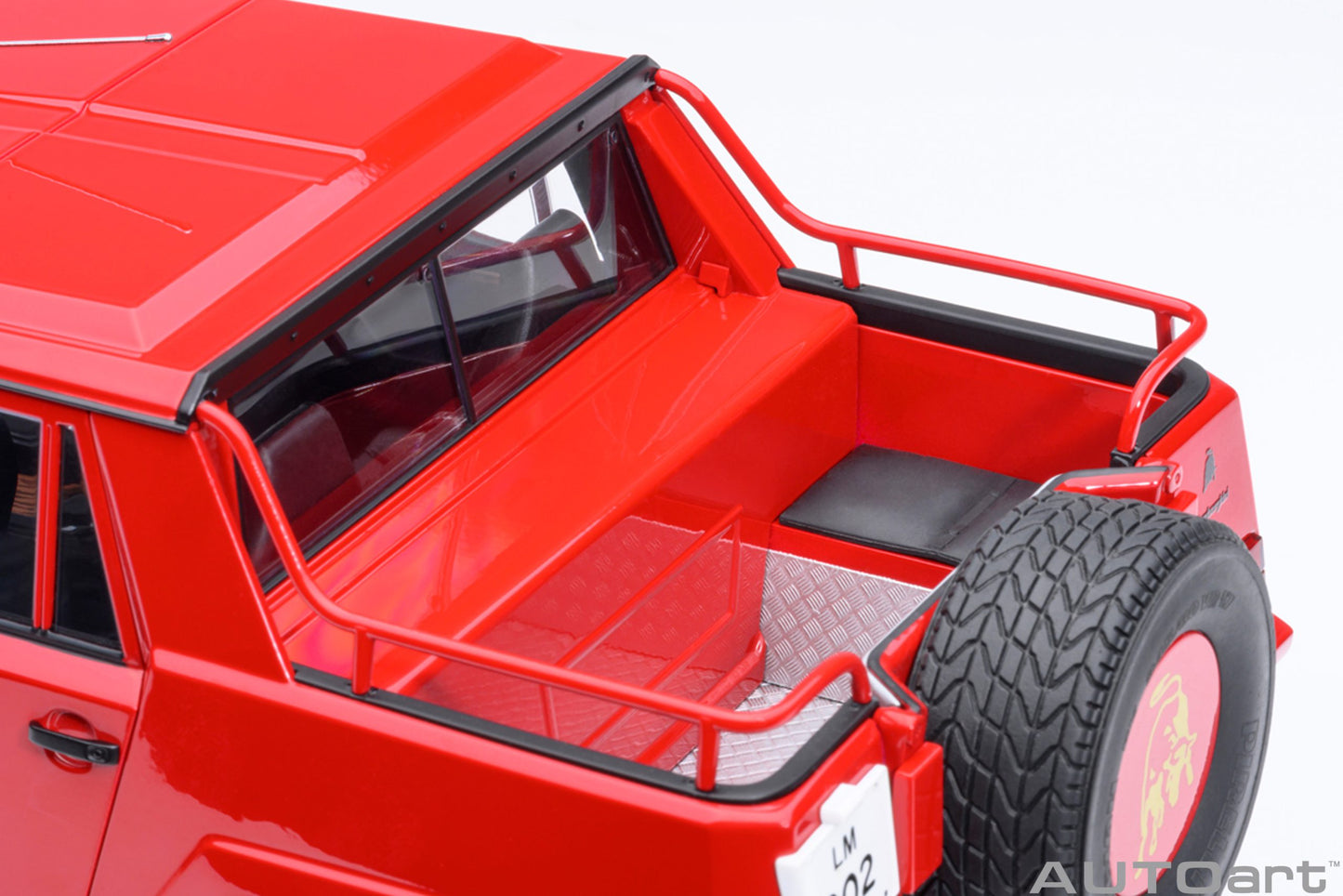 * Precomanda Macheta auto Lamborghini LM002 (Rosso Siviglia) 1:18 AutoArt