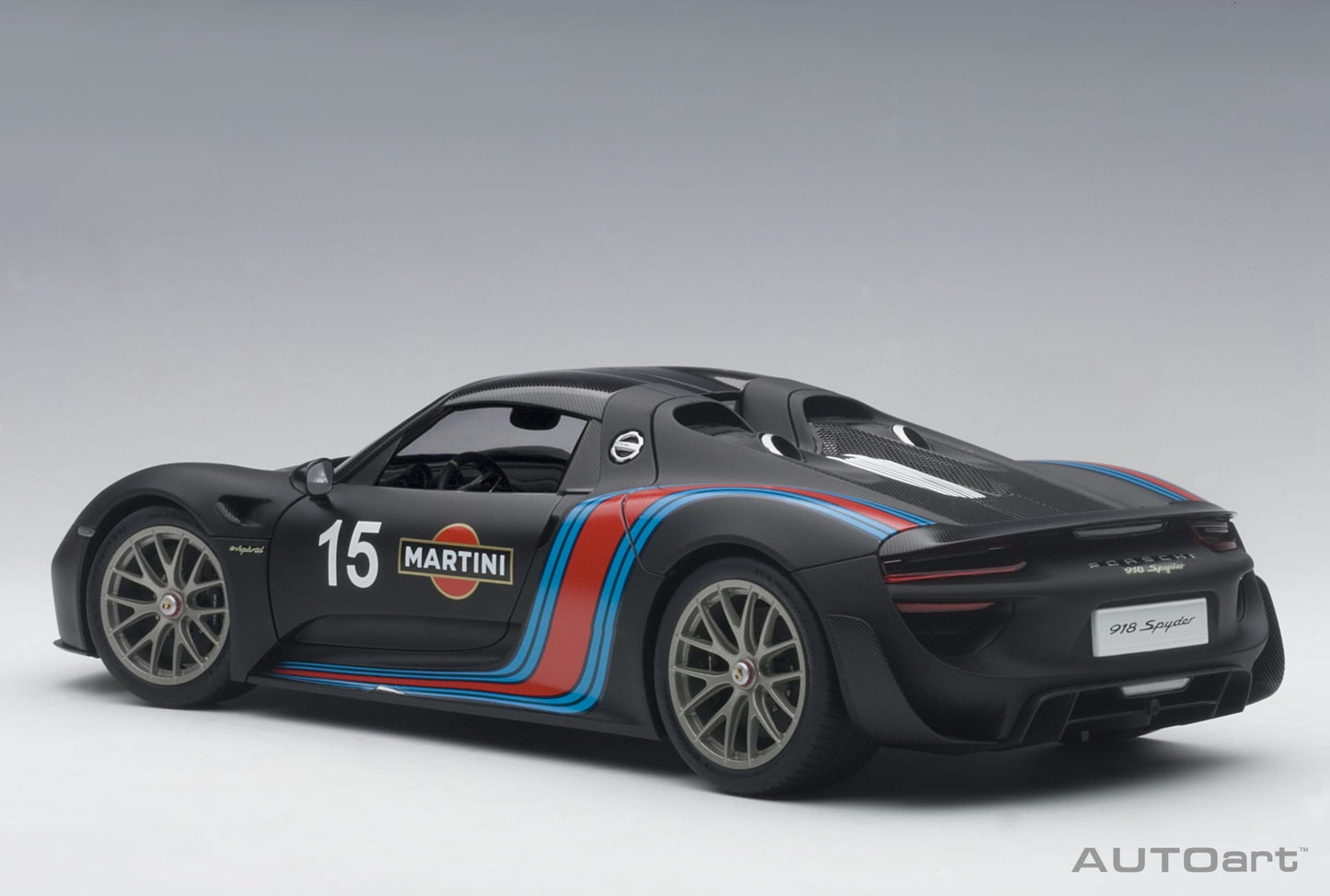 Macheta auto Porsche 918 Spyder Weissach Package (2013) 1:18 AutoArt