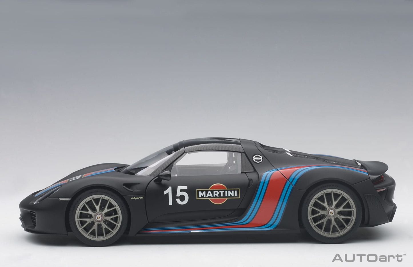 Macheta auto Porsche 918 Spyder Weissach Package (2013) 1:18 AutoArt
