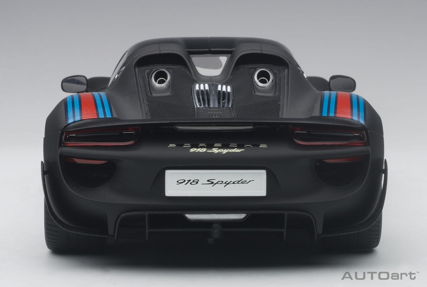 Macheta auto Porsche 918 Spyder Weissach Package (2013) 1:18 AutoArt