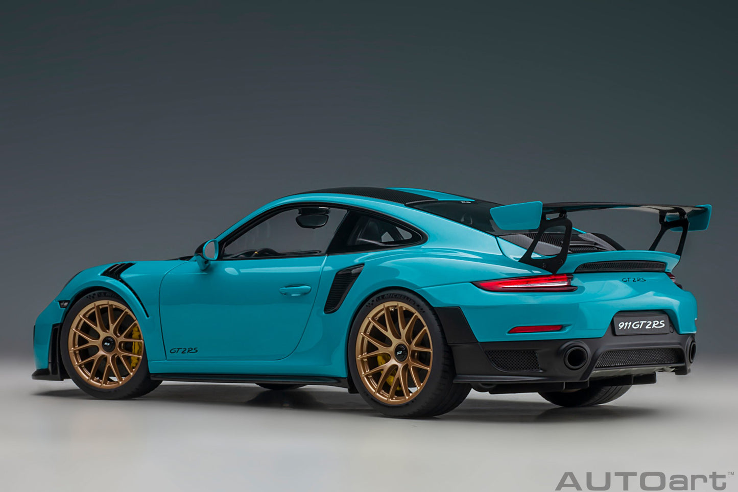 Macheta auto Porsche 911 (991.2) GT2RS Weissach Package (2017) 1:18 AutoArt