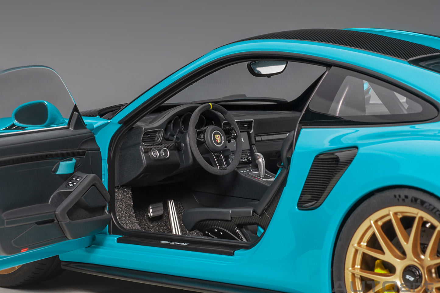 Macheta auto Porsche 911 (991.2) GT2RS Weissach Package (2017) 1:18 AutoArt