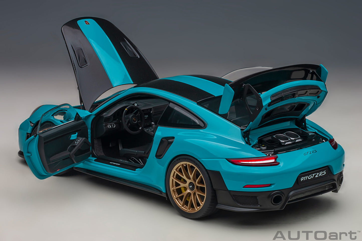 Macheta auto Porsche 911 (991.2) GT2RS Weissach Package (2017) 1:18 AutoArt