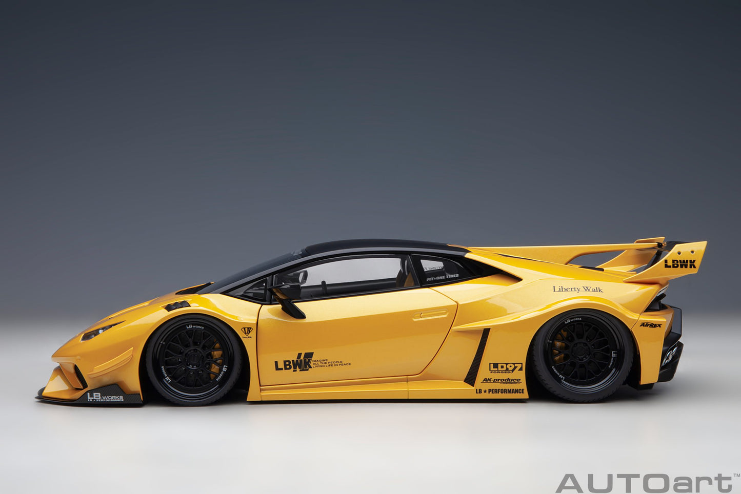 Macheta auto Liberty Walk LB Silhouette Lamborghini Huracan GT (2019) 1:18 AutoArt