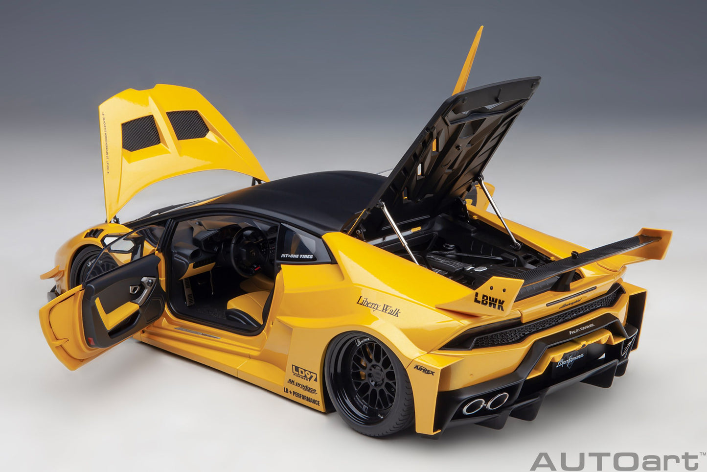 Macheta auto Liberty Walk LB Silhouette Lamborghini Huracan GT (2019) 1:18 AutoArt