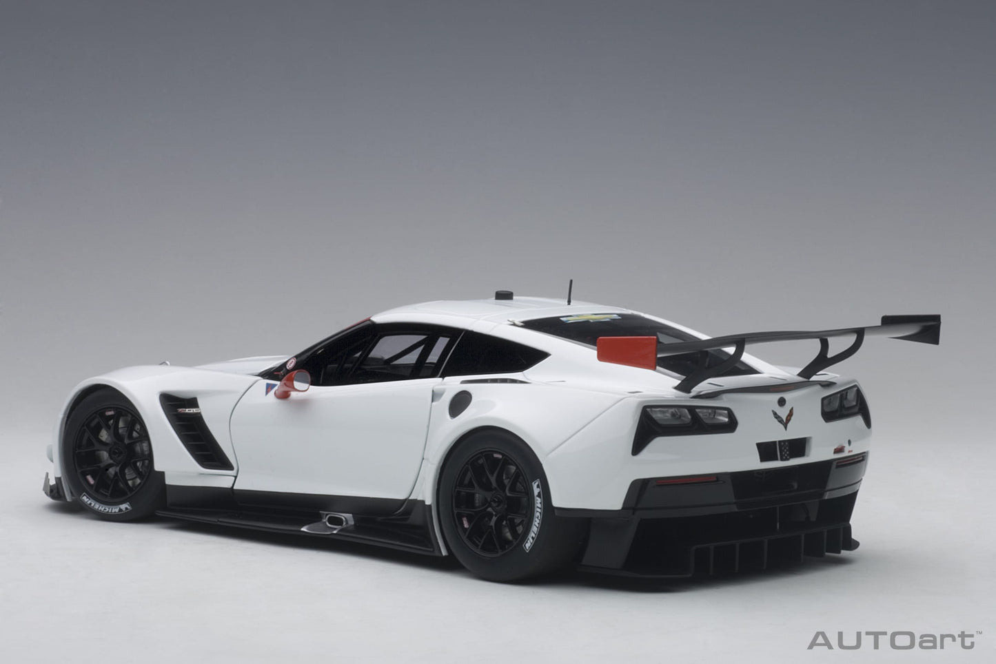 Macheta auto Chevrolet Corvette C7.R Plain Body Version 1:18 AutoArt