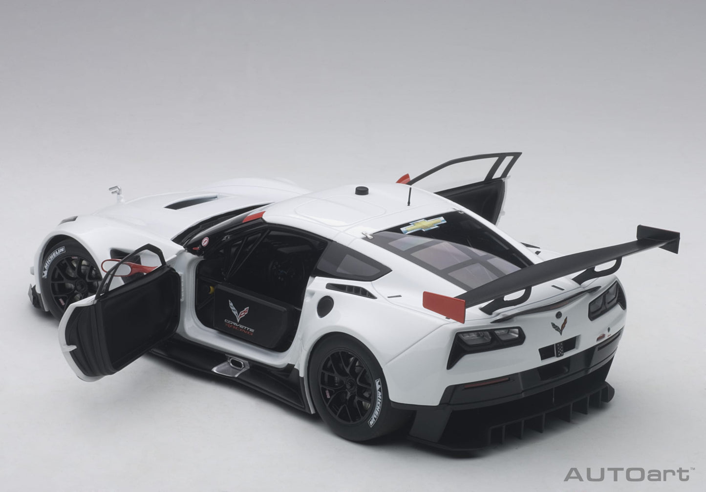Macheta auto Chevrolet Corvette C7.R Plain Body Version 1:18 AutoArt