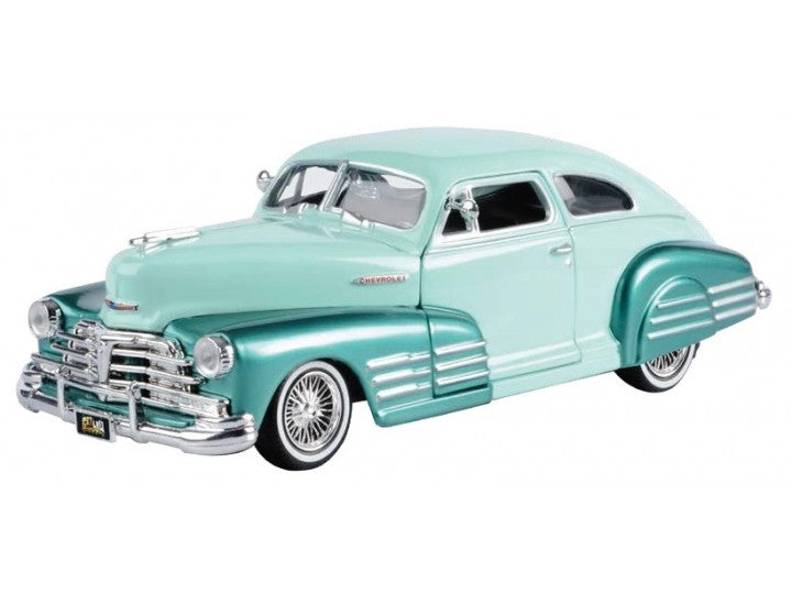 Macheta auto Chevrolet Aerosedan Fleetline (1948) 1:24 MotorMax