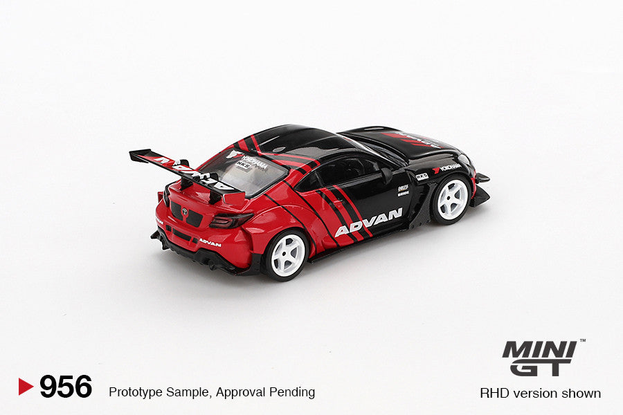 Macheta auto Toyota GR86 HKS TYPE R ADVAN Tokyo Auto Salon 2022 (RHD) 1:64 MIniGT