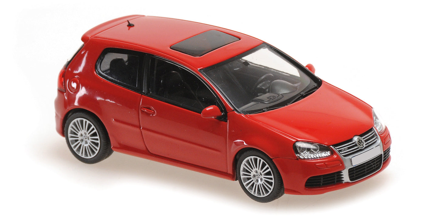 Macheta auto Volkswagen Golf V R32, Red, 2005 1:43 Minichamps/Maxichamps