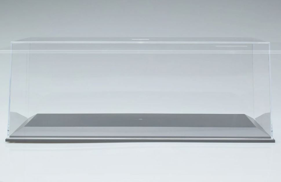 Vitrina pentru machete scara 1:18 produsa de MCG