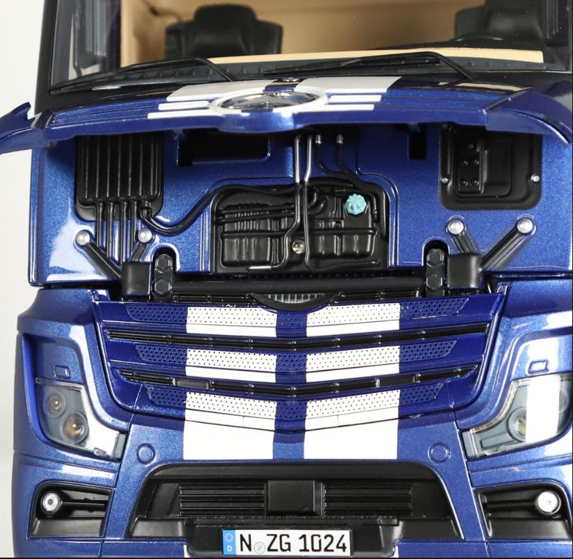 Macheta auto Mercedes-Benz Actros GigaSpace 4x2 (2018) 1:18 NZG