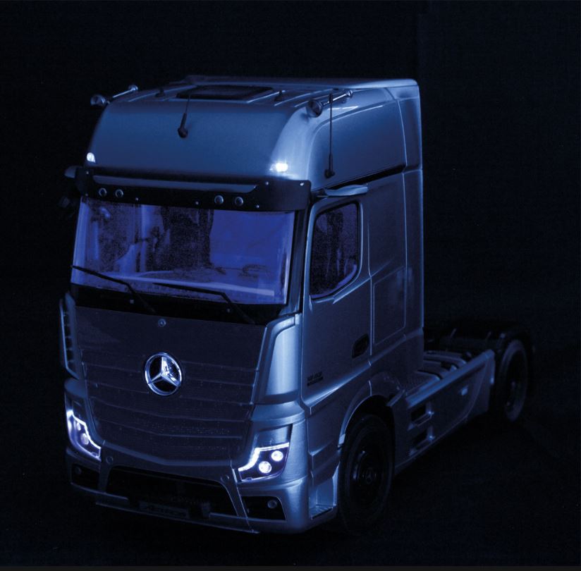 Macheta auto Mercedes-Benz Actros GigaSpace 4x2 (2018) 1:18 NZG