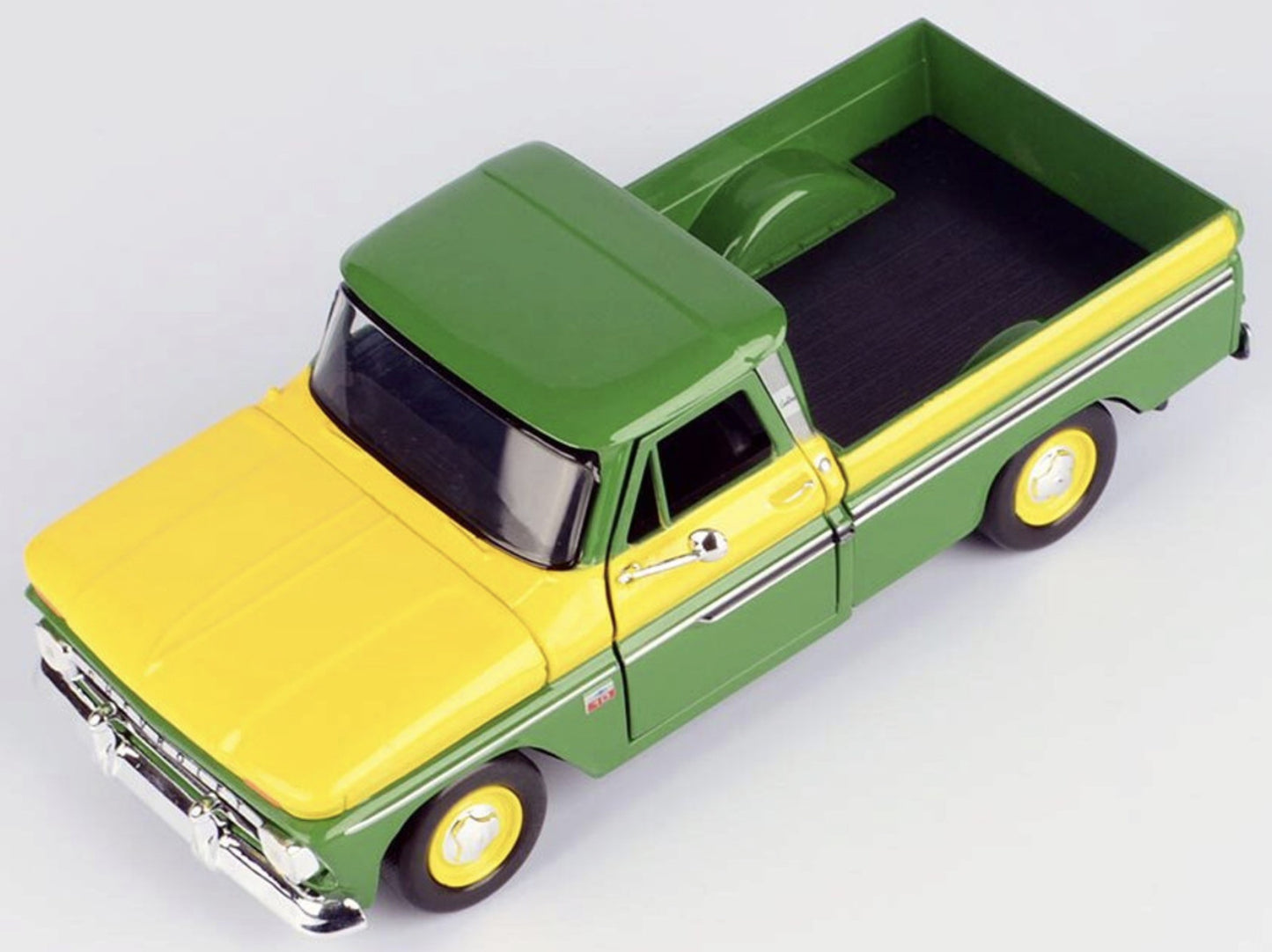 Macheta auto Chevrolet C10 Fleetside pick-up (1966) 1:24 MotorMax
