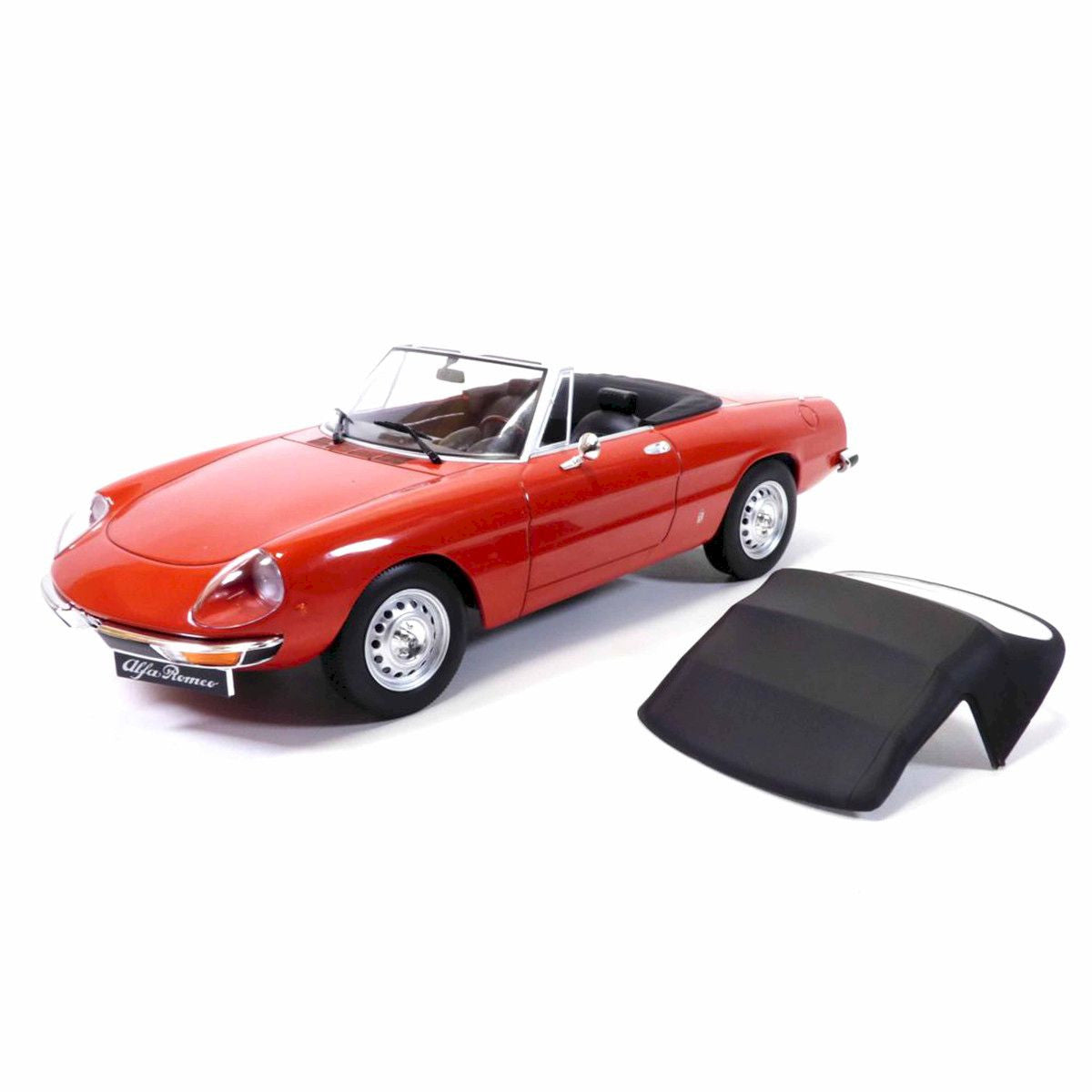 Macheta auto Alfa Romeo 2000 Spider 1978 1:18 Norev