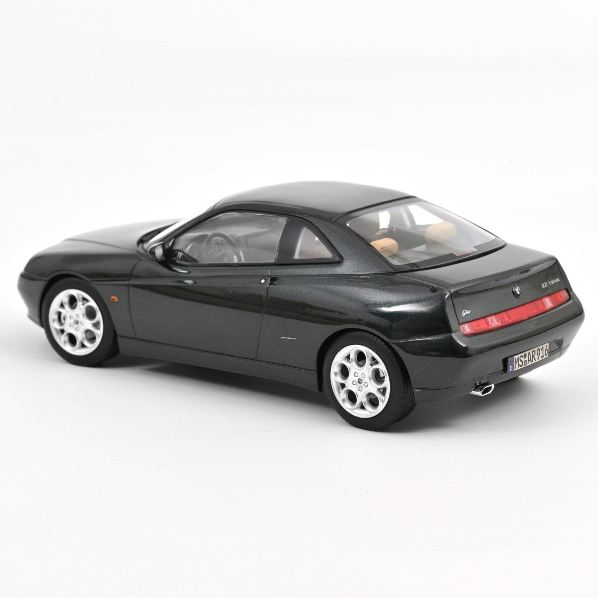 Alfa Romeo GTV 2001 Coventry Green metallic 1:18 Norev